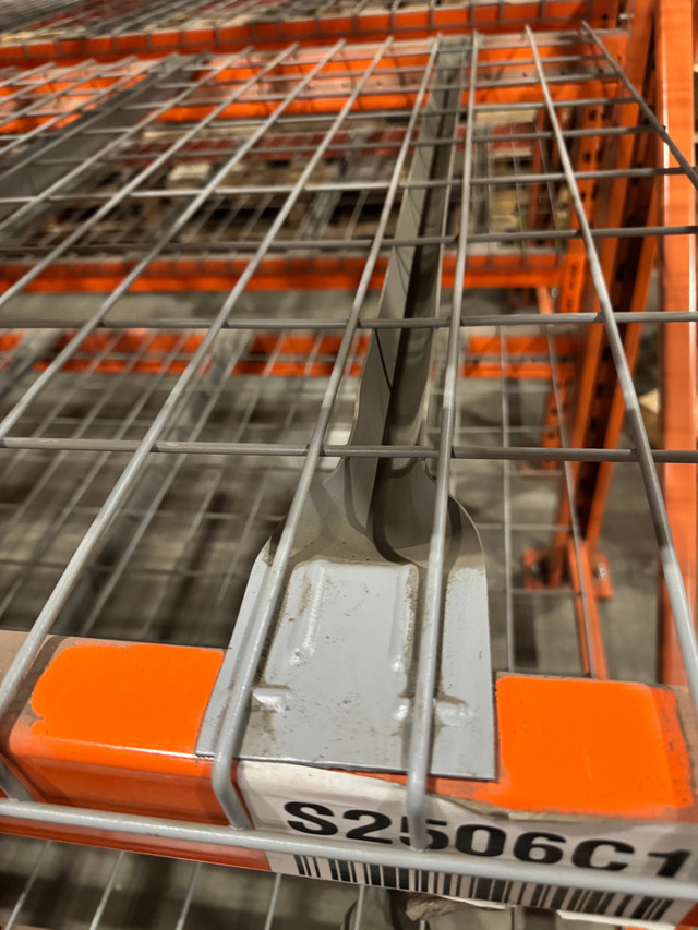 Used wire mesh deck for warehouse pallet rack 42" x 46" in Industrial Shelving & Racking in Mississauga / Peel Region - Image 2