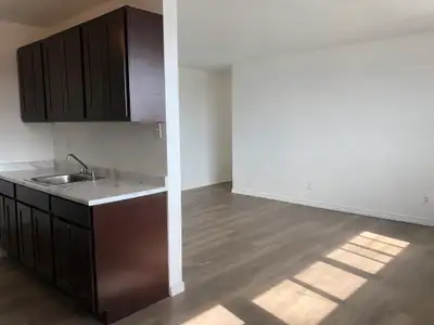 TWO BED - FAMILY BUILDING - A+ LOCATION We have a newly renovated 2 Bedroom Apartment available Loca...