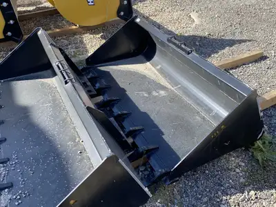 3/16" material, ¼" end plates ¾ X 4 bevelled cutting edge Reinforced top lip 32" deep, 19" high Lowe...