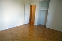 2 mois gratuits! Appartement lumineux et propre dans immeuble calme et rénové situé a Saint laurent,... (image 4)