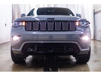 **ONE OWNER - ACCIDENT FREE** 70,227 KM This 2021 Jeep Grand Cherokee 4x4 Altitude is powered by a 3... (image 3)