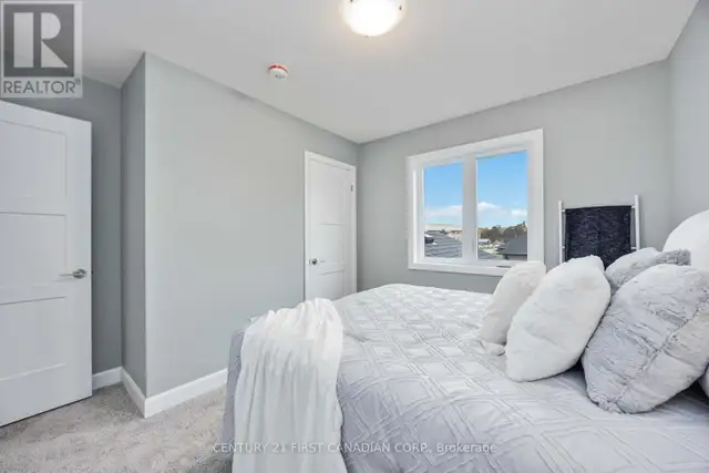 9 POSTMA CRESCENT North Middlesex (Ailsa Craig), Ontario in Houses for Sale in Grand Bend - Image 18