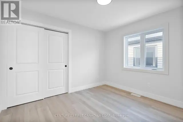 29 SHELDABREN STREET North Middlesex (Ailsa Craig), Ontario in Houses for Sale in Grand Bend - Image 9