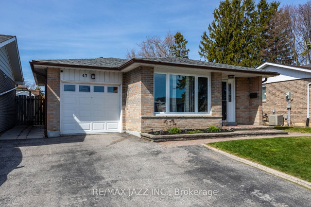 ✨CHARMING 3+1 BEDROOM BACKSPLIT HOME IN BOWMANVILLE! in Houses for Sale in Oshawa / Durham Region