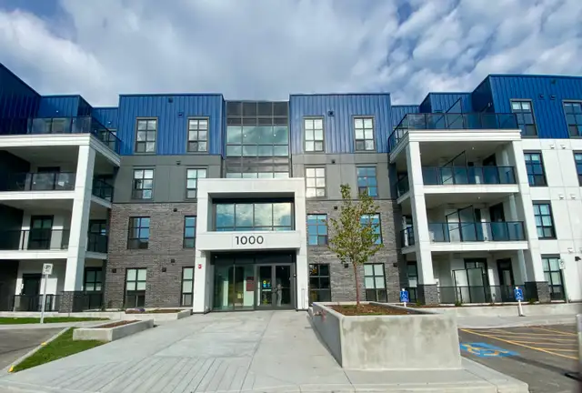2BR Condo in Desirable University District NW