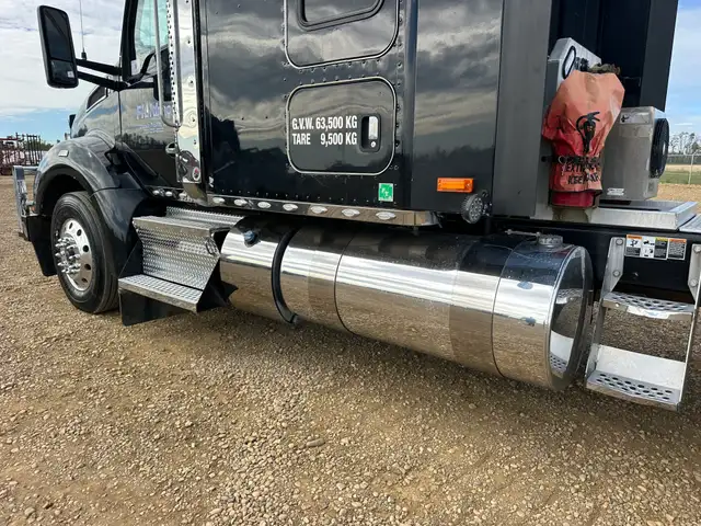 2023 Kenworth T880 in Heavy Trucks in Grande Prairie - Image 75