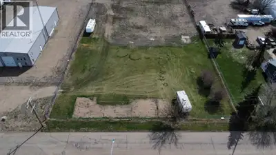 Prime industrial opportunity in the growing community of Bassano. This 0.66 acre industrial zoned va...