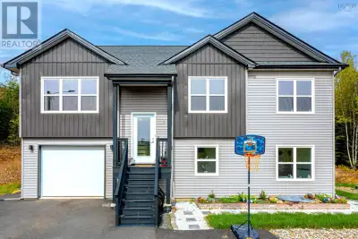 Welcome to this exceptional 3-year-old home situated on a large 1.6-acre lot in the heart of Sackvil...