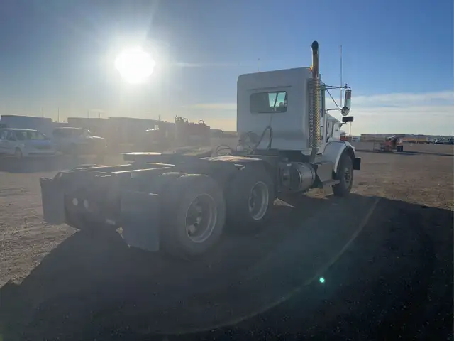 2016 Kenworth T800 in Heavy Trucks in Calgary - Image 5