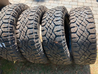 4x pneus lt 275 70 18 goodyear duratrac 10/32 800$
