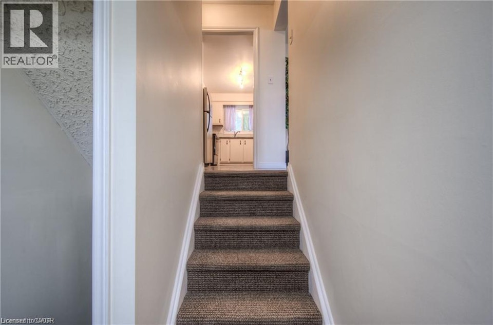 206 GREEN VALLEY Drive Unit# 7 Kitchener, Ontario 3