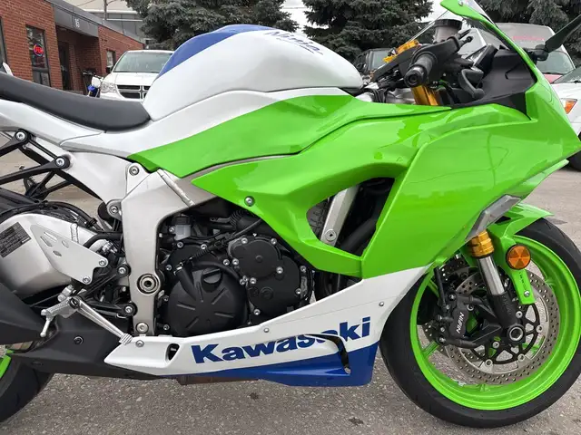2024 Kawasaki Ninja ZX-6R ~ NINJA ZX-6R ~ 40TH ANNIVERSARY ~ LOW in Sport Bikes in City of Toronto - Image 11