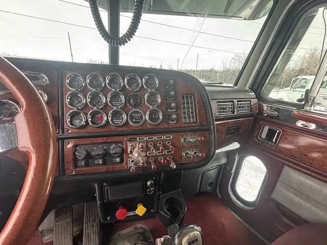 2003 PETERBILT 379 in Heavy Trucks in Ottawa - Image 15