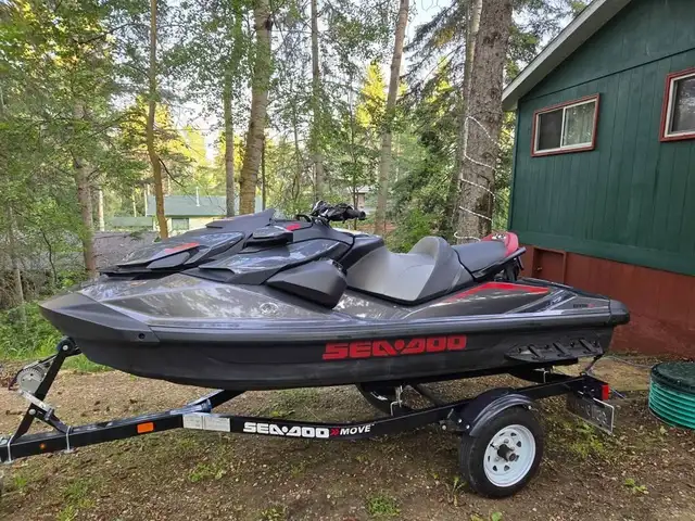2024 SEADOO GTRX 300 (FINANCING AVAILABLE) in Personal Watercraft in Strathcona County - Image 3