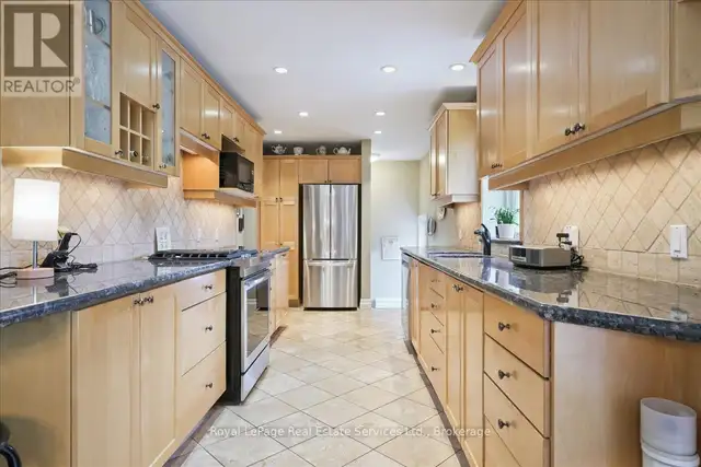 281 PINEHURST DRIVE Oakville (FD Ford), Ontario in Houses for Sale in Oakville / Halton Region - Image 18