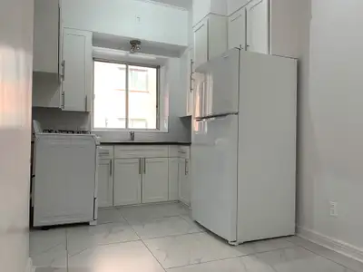 to,for rent,downtown Montreal,dj,Westmount,studio,bachelor