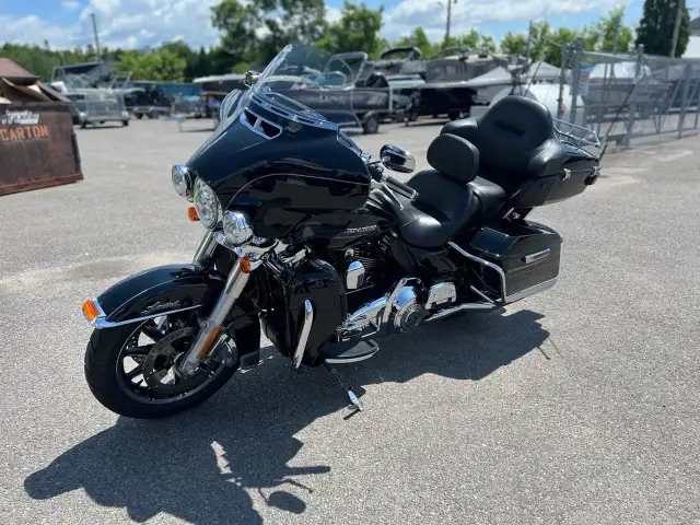 2015 HARLEY-DAVIDSON FLHTK ELECTRA GLIDE ULTRA LTD ABS 103 in Street, Cruisers & Choppers in Saguenay - Image 8