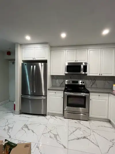 Luxury unit just renovated to current condo standards, large bright unit in a very quiet residential...
