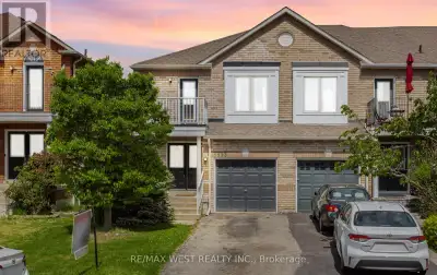 Fall in Love with This Stunning End Unit in Churchill Meadows!Just Listed Fully Renovated | Feels Li...