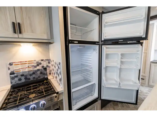 2022 Forest River Sunseeker 2440 2025 2 extension 2022 Classe C in RVs & Motorhomes in Laval / North Shore - Image 10