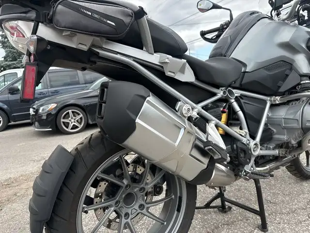 2015 BMW R1200GS ~ BMW R1200GS ~ HTD GRIPS ~ ADJUSTABLE SUSPENSI in Street, Cruisers & Choppers in City of Toronto - Image 13