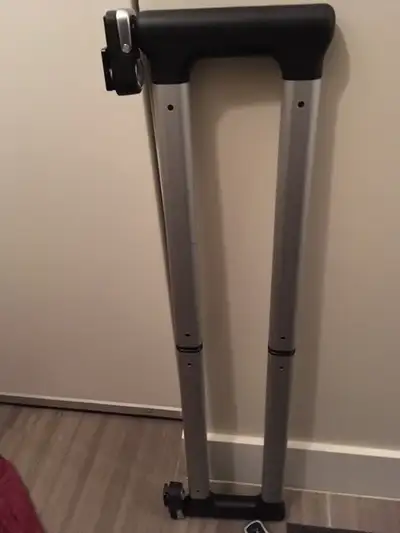 Land Rover - Trunk rack (not a roof rack) New, for separating items and organizing the trunk space.