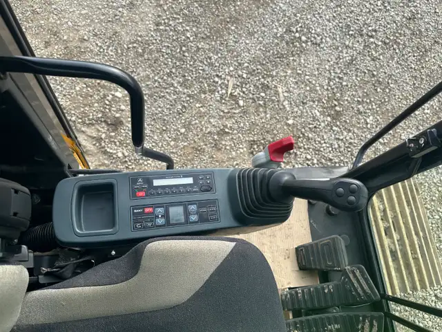2023 SANY SY365C LC - 895 Hrs - Warranty, Choice of Bucket in Heavy Equipment in Lethbridge - Image 22