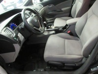 HONDA CIVIC 2014 DX AVEC SEULEMENT 179600 KM CERTIFIÉ ( RAPPORT CARFAX DISPONIBLE ) MOTEUR 1.8 LITRE... (image 4)