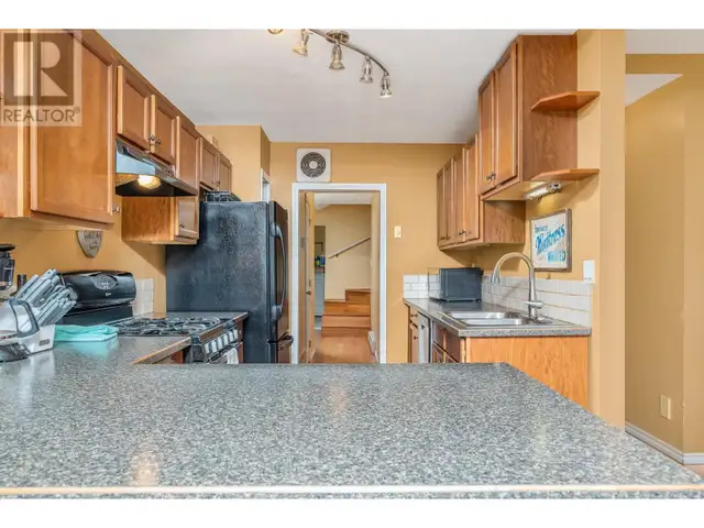 2612 Lakeshore Road Vernon, British Columbia in Houses for Sale in Vernon - Image 8