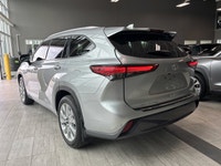 All Wheel Drive,Power Steering,Brake Assist,4-Wheel Disc Brakes,ABS,Traction Control,Leather Seats,F... (image 6)