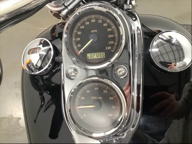 2007 Harley-Davidson Dyna Low Rider in Street, Cruisers & Choppers in City of Toronto - Image 6