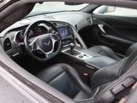 2017 Chevrolet Corvette Grand Sport 3LT Track-ready performance meets pure driver engagement in this... (image 9)