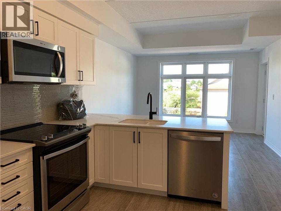 195 COMMONWEALTH Street Unit# 209 Kitchener, Ontario 2