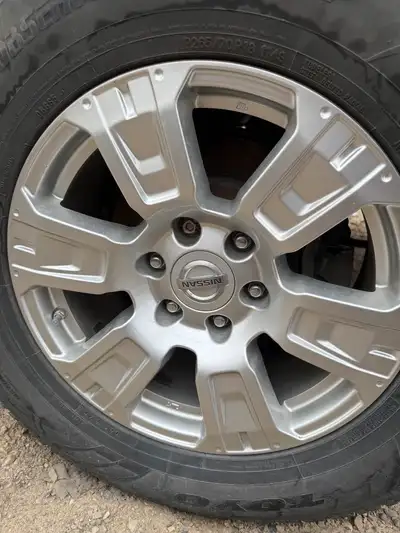 *Tire Size: 265/70R18 *Tread: 80-90% appox. *Bolt Pattern: 6x139.5(6x5.5) *Center Bore: 77.8mm: *DOT...