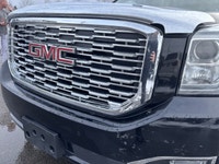 2018 GMC Yukon . Engine: 5.3L V8 OHV 16V FFV Safety Equipment Lane Change Alert with Side Blind Zone... (image 8)