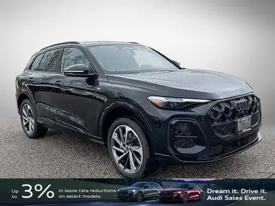 This Audi Q5 delivers a Intercooled Turbo Premium Unleaded I-4 2.0 L/121 engine powering this Automa...