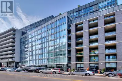 Welcome to The Taylor By Streetcar Boutique Lofts in the Heart of Leslieville! Stylish 2 Bed plus de...