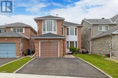 UPPER - 42 GRANTOWN AVENUE Toronto (Highland Creek), Ontario