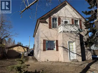 Investors or new home owners take a look! Great family home with 4 bedrooms, 2 bathrooms and a 16x20...