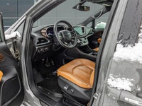 2021 Chrysler Pacifica Hybrid Pinnacle | Plug-In | Loaded | 2WD The 2021 Chrysler Pacifica Hybrid Pi... (image 8)