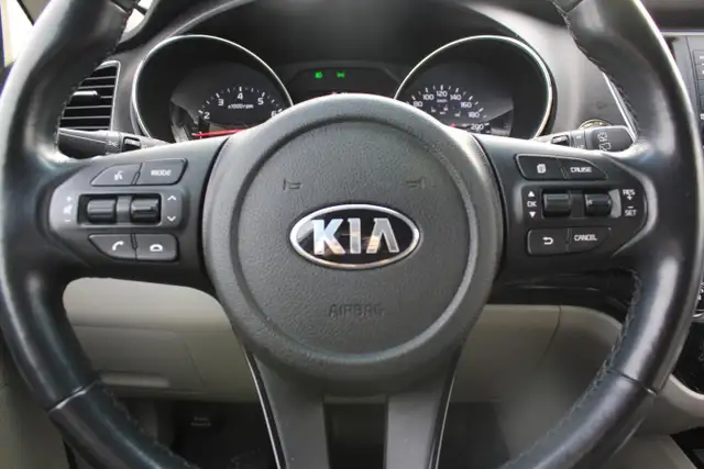 2019 KIA Sedona LX+ FWD for sale in Cars & Trucks in Comox / Courtenay / Cumberland - Image 25