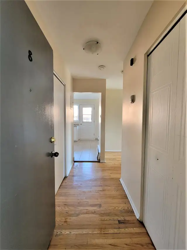 3 1/2 FOR RENT BOISBRIAND - RENOVATED, SPACIOUS, WITH WASHER AND DRYER63417636900355122