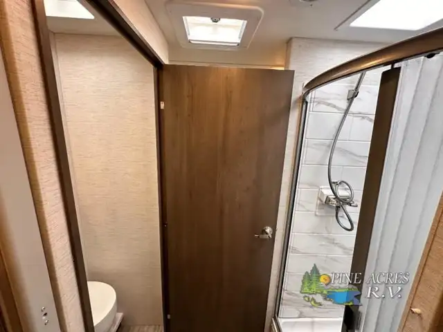 2025 Thor Motor Coach Four Winds Sprinter 24LV - Diesel in RVs & Motorhomes in Moncton - Image 27