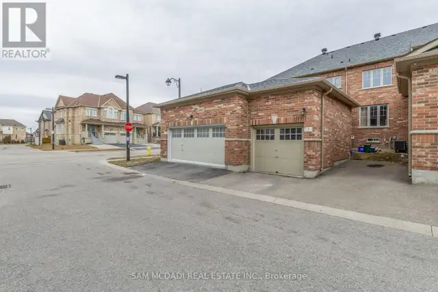 3 Henry Bauer Avenue Markham (Berczy), Ontario, photo 3 of 4