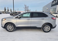 APPLY FOR FINANCING AND SHOP ONLINE 24/7 AT WWW.BANNISTERGPKIA.CA! Experience the 2023 Ford Edge SEL... (image 3)