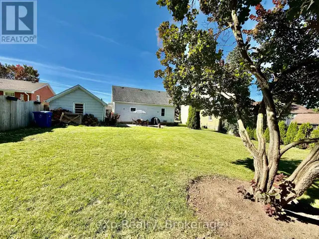 251 11TH AVENUE Hanover, Ontario in Houses for Sale in Owen Sound - Image 18