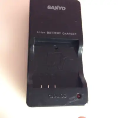 Genuine Sanyo VAR-L20NI Output 4.2 V 650mA Li-Ion Battery Charge, View more