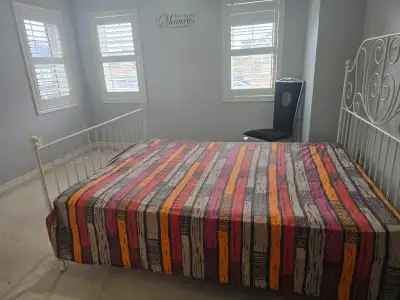 Room is availabls for rent close to Queen and Jamespotter. Rent includes utilities. Close to all ame...