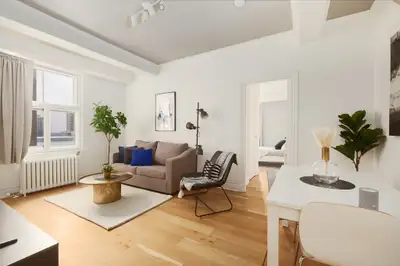 Superbe 3 et demi rénové et tout inclus dans un nouveau projet locatif situé au cœur du quartier Mon...