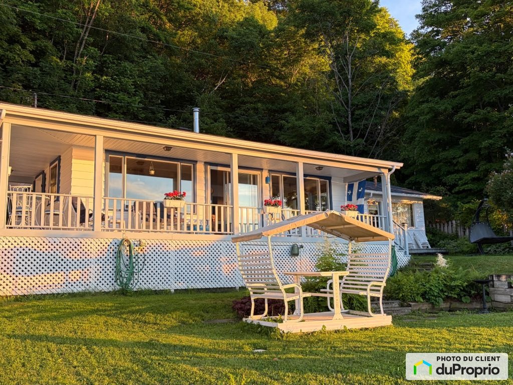$439,000 - Cottage for sale in Beaumont — photo 1